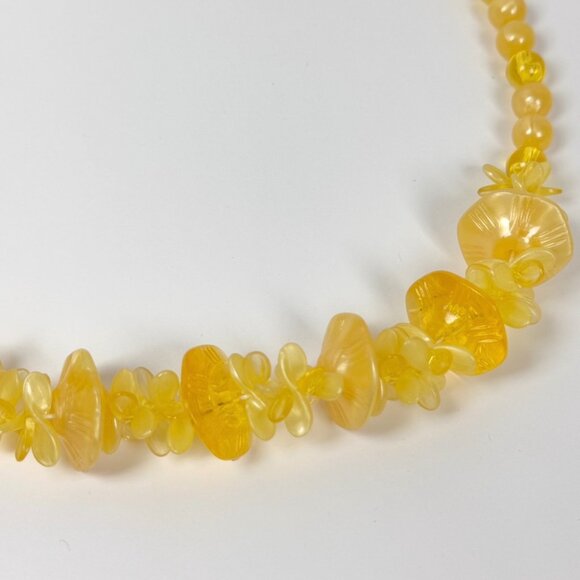 VINTAGE 80s Chunky Yellow Beaded Necklace Plastic Flower Barbie Y2K Twee - Picture 5 of 11